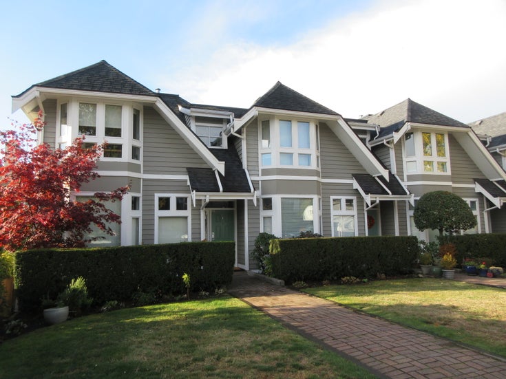 St Andrews House    --   233 E 6th ST - North Vancouver/Lower Lonsdale #1