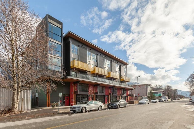 The Lofts   --   37762 THIRD AV - Squamish/Downtown SQ