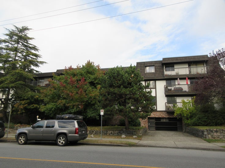 Hampton Court    --    270 W 3RD ST - North Vancouver/Lower Lonsdale #1