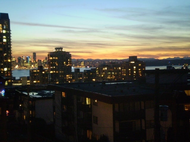 Vista Place   --   1320 CHESTERFIELD AV - North Vancouver/Central Lonsdale #1