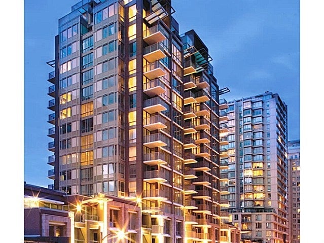 Donovan   --   1055 Richards Street - Vancouver West/Yaletown