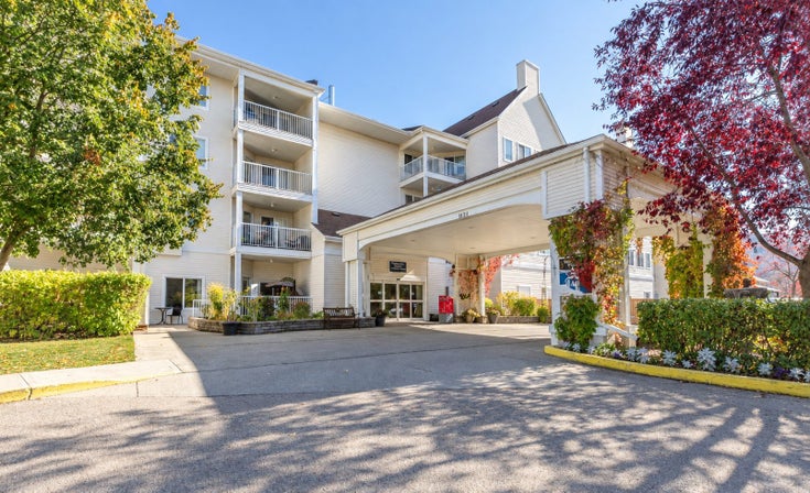 Mission Hill Village   --   78 McKenney Avenue - St. Albert/Mission (St. Albert)