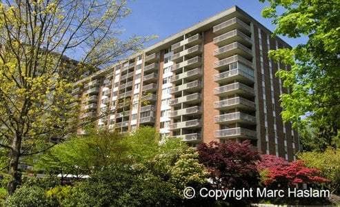 Pemberton Building in Woodcroft Estates   --   2012 FULLERTON AVENUE - North Vancouver/Pemberton NV