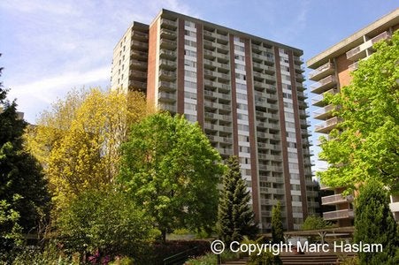 Lillooet Building in Woodcroft Estates   --   2016 FULLERTON AVENUE - North Vancouver/Pemberton NV
