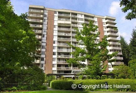 Hollyburn Building in Woodcroft Estates   --   2020 FULLERTON AVENUE - North Vancouver/Pemberton NV