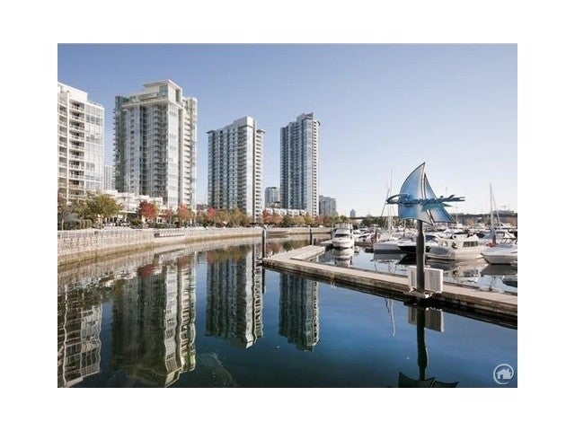 QUAYWEST II   --   1067 MARINASIDE CR - Vancouver West/Yaletown #1