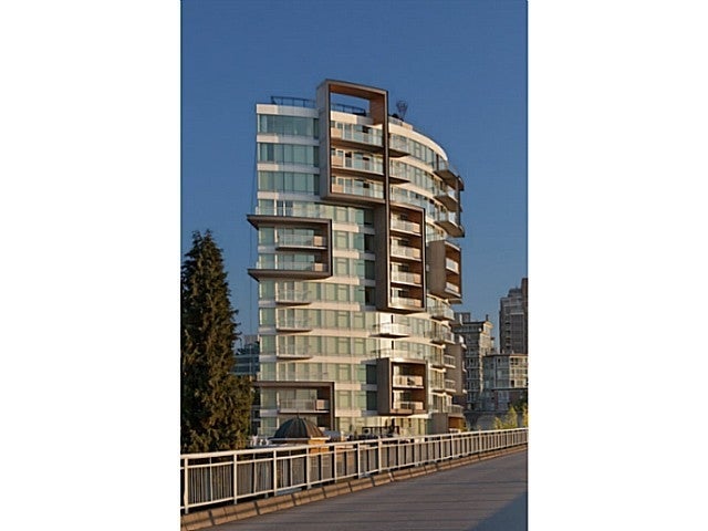 6TH AND FIR   --   1565 W 6 AV - Vancouver West/False Creek #1