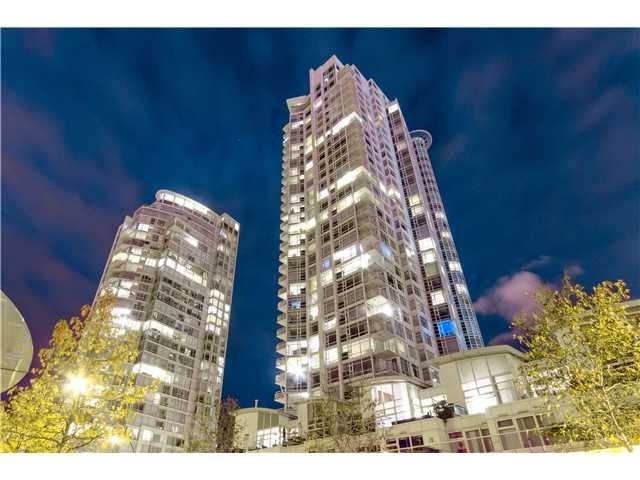 Aquarius Mews   --   1199 MARINASIDE CR - Vancouver West/Yaletown #1