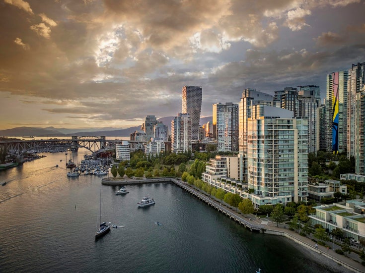 KINGS LANDING   --   428 BEACH CR - Vancouver West/Yaletown #1