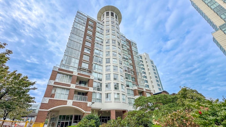 1255 Main St- Front View