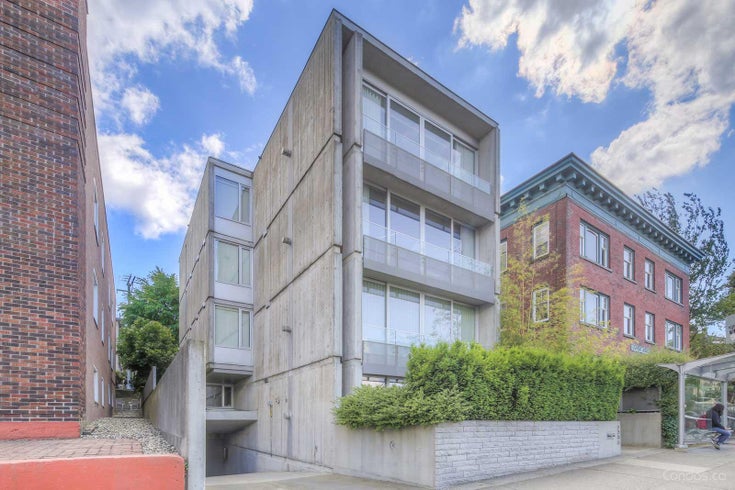 2386 Cornwall Ave- Front view