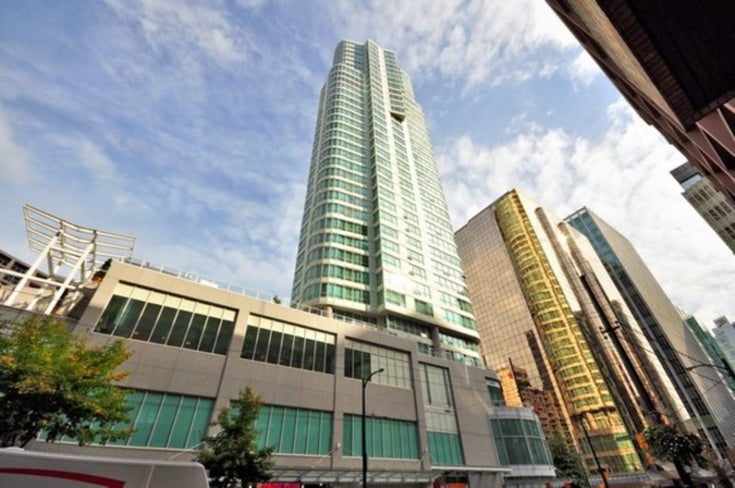 The Vantage - 1111 W. Pender in Vancouver