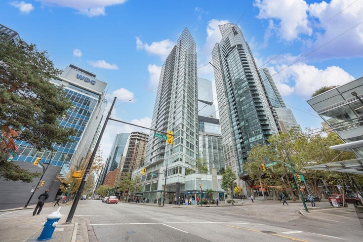 The Sapphire - 1188 W Pender St- Front view