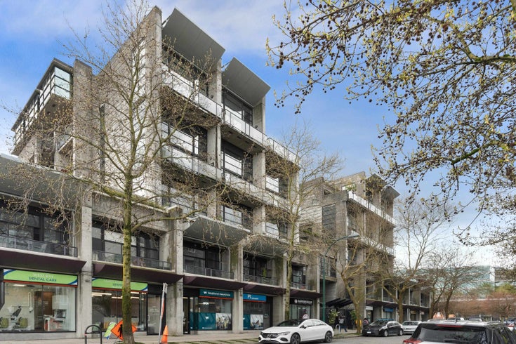 428 W 8th Ave- Front view of the building