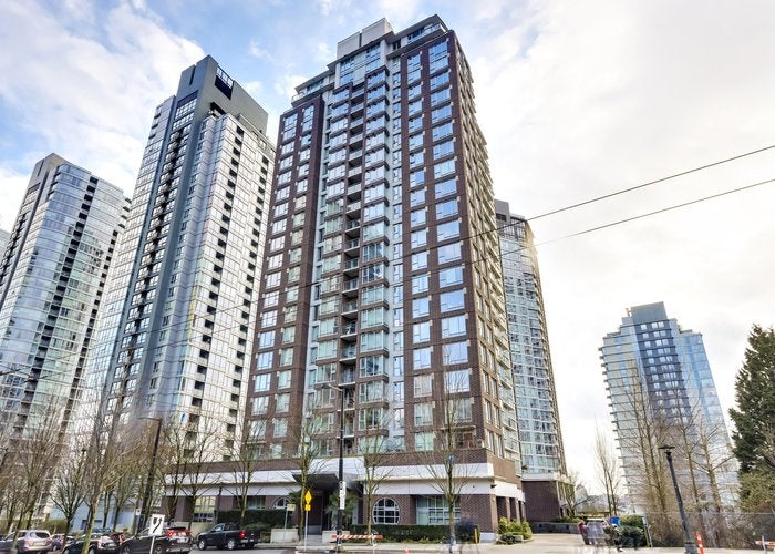 Aqua at the Park - 550 Pacific St