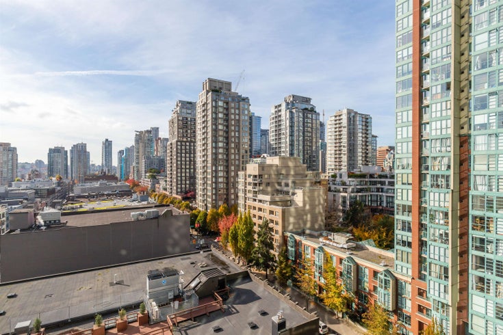 Yaletown Park 1- Aerial view