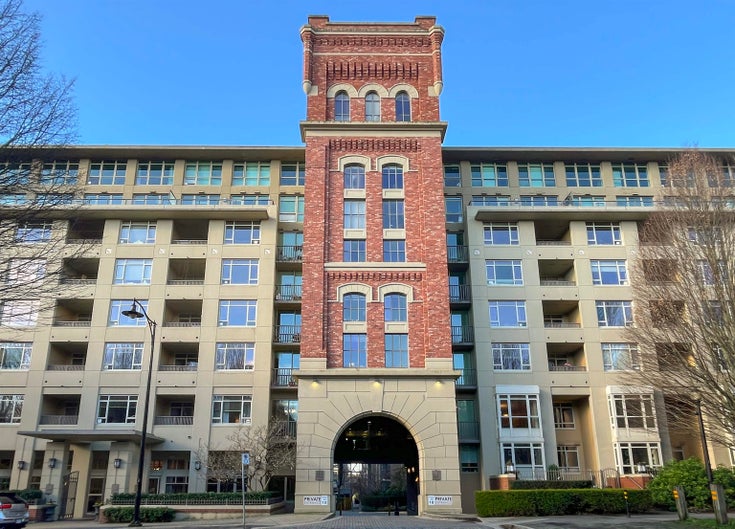 2799 Yew Street- Front View