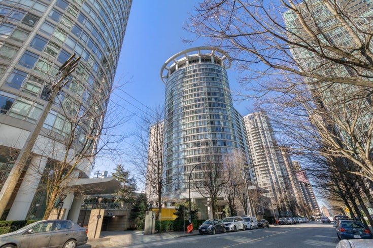 The Palisades East - 1200 Alberni- Outside View