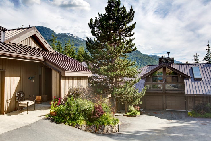 Sunrise is located in Whistler Cay Heights.