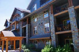 Silver Creek Lodge   --   1818 Mountain AVENUE - Canmore/Bow Valley Trail #1