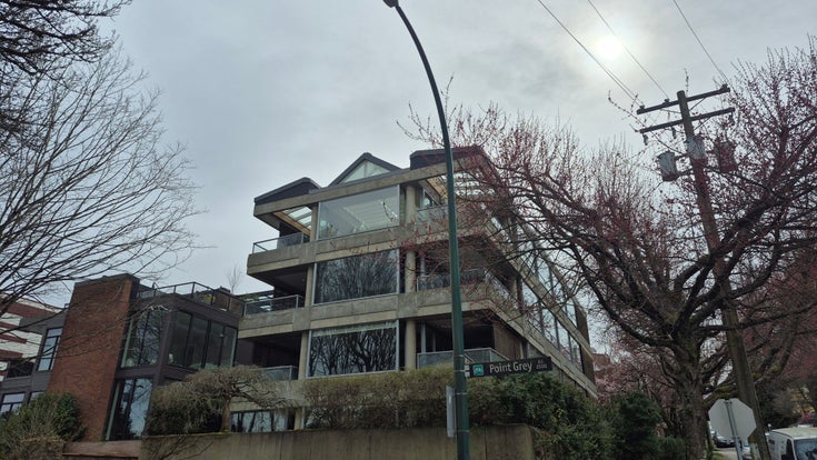 2498 Point Grey Road   --   2498 Point Grey Road - Vancouver West/Kitsilano