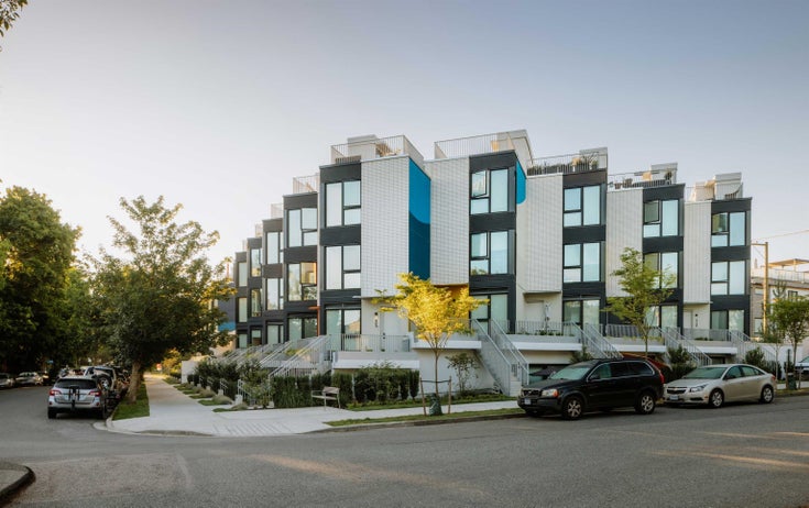 E 15 Just off Main   --   322 E 15TH AV - Vancouver East/Mount Pleasant VE