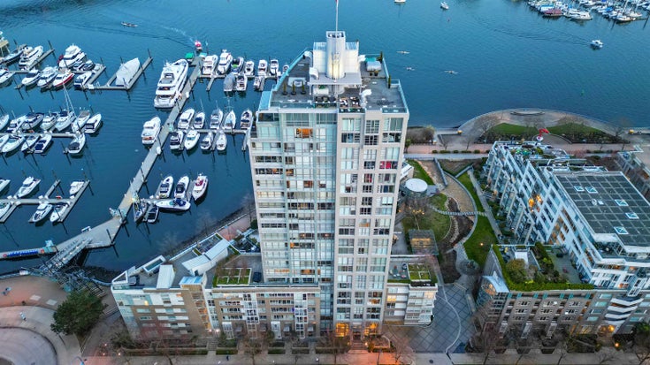 Crestmark Two   --   1228 MARINASIDE CR - Vancouver West/Yaletown #1
