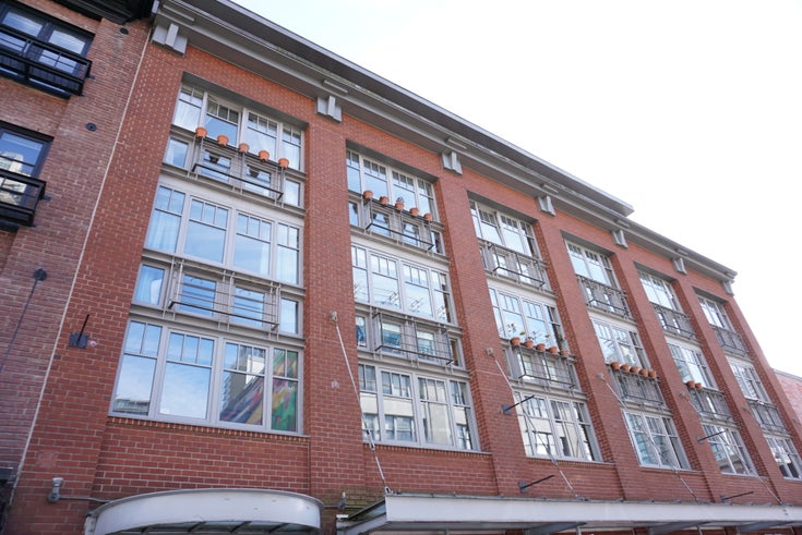 Crandall   --   1072 HAMILTON ST - Vancouver West/Yaletown