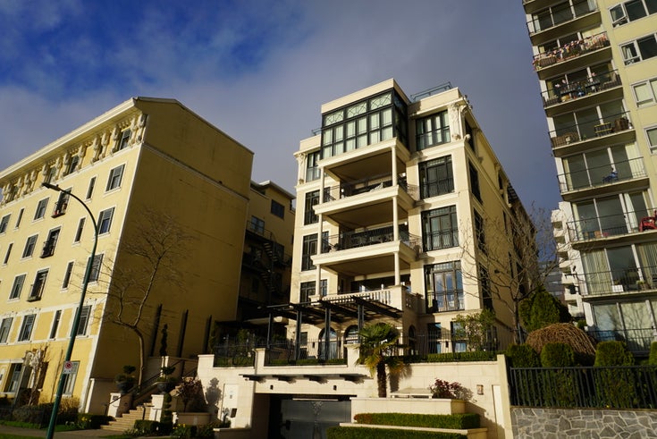 Cinque Terre   --   1483 BEACH AV - Vancouver West/West End VW