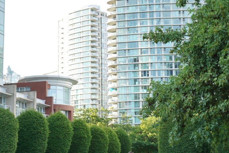 Landmark 33   --   1009 EXPO BOULEVARD - Vancouver West/Yaletown