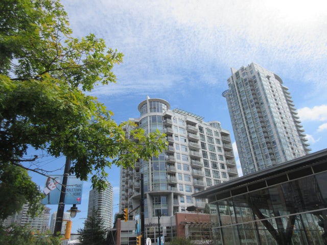 Aquarius Three   --   189 DAVIE ST - Vancouver West/Yaletown