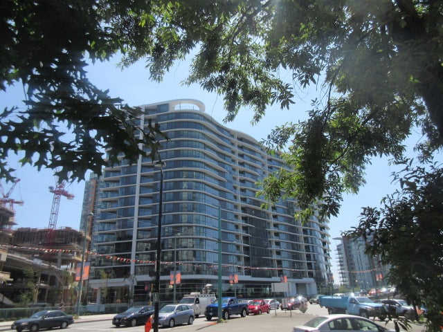 68 Smithe Street