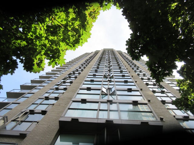 Savoy   --   928 RICHARDS ST - Vancouver West/Yaletown