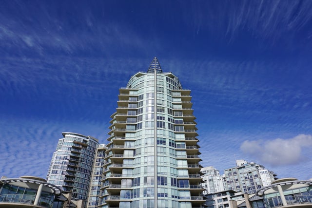 Concord   --   1328 MARINASIDE CR - Vancouver West/Yaletown