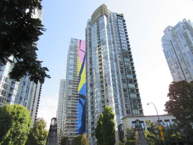 Azura One   --   1438 RICHARDS ST - Vancouver West/Yaletown