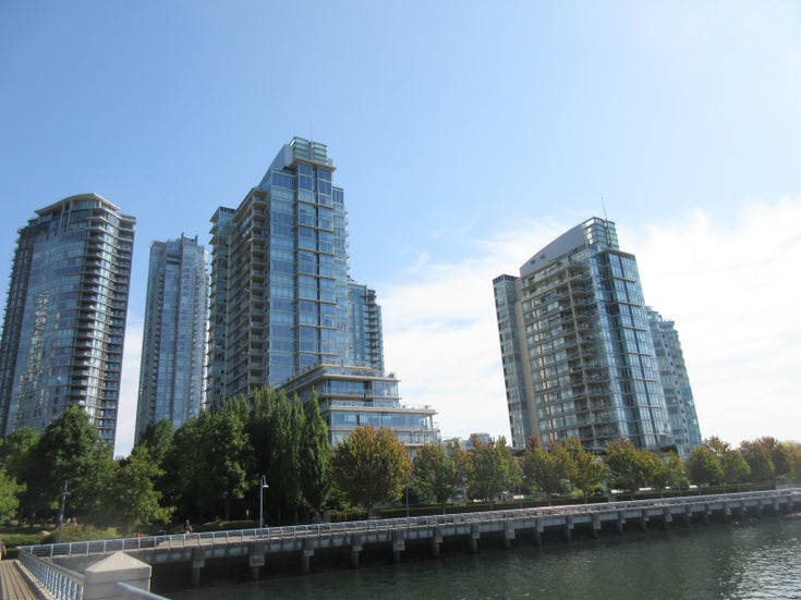 KIng's Landing West   --   428 BEACH CR - Vancouver West/Yaletown #1