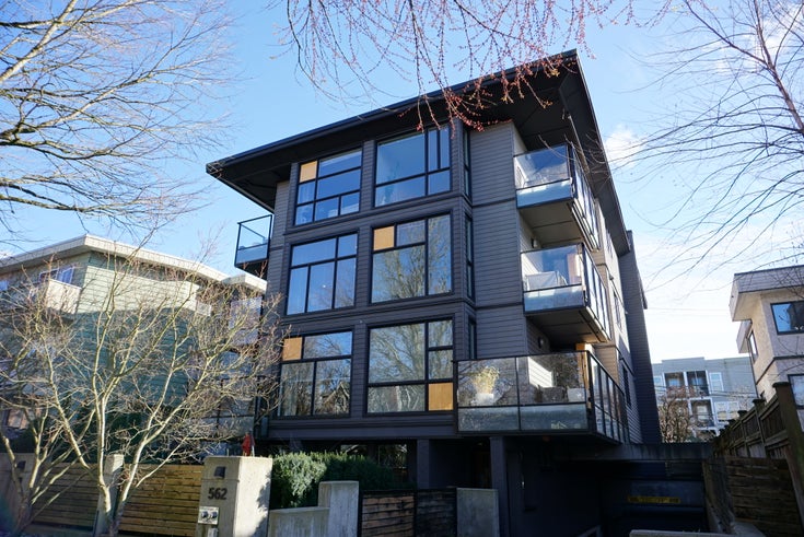 Eight on Seven   --   562 E 7th Avenue - Vancouver East/Mount Pleasant VE