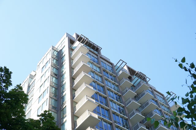 Donovan   --   1055 RICHARDS ST - Vancouver West/Downtown VW