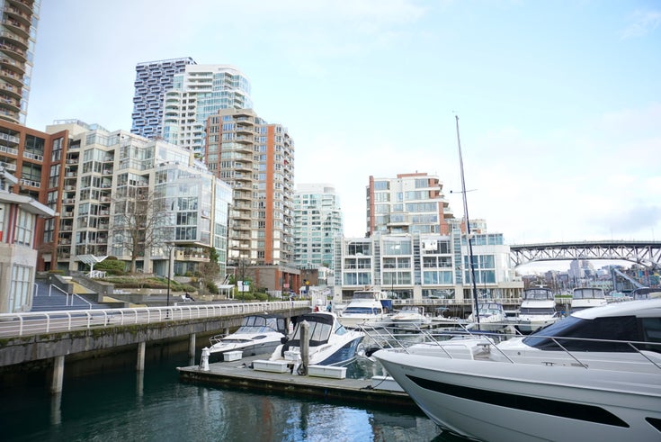 1000 Beach   --   1000 BEACH AV - Vancouver West/Yaletown