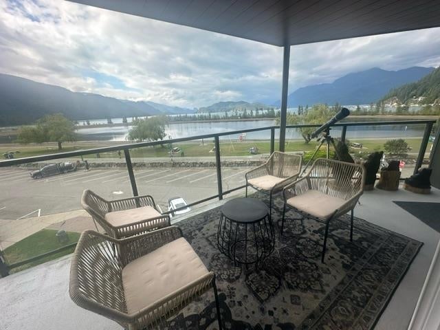 320 378 ESPLANADE AVENUE - Harrison Hot Springs Apartment/Condo for sale, 2 Bedrooms (R2927647)