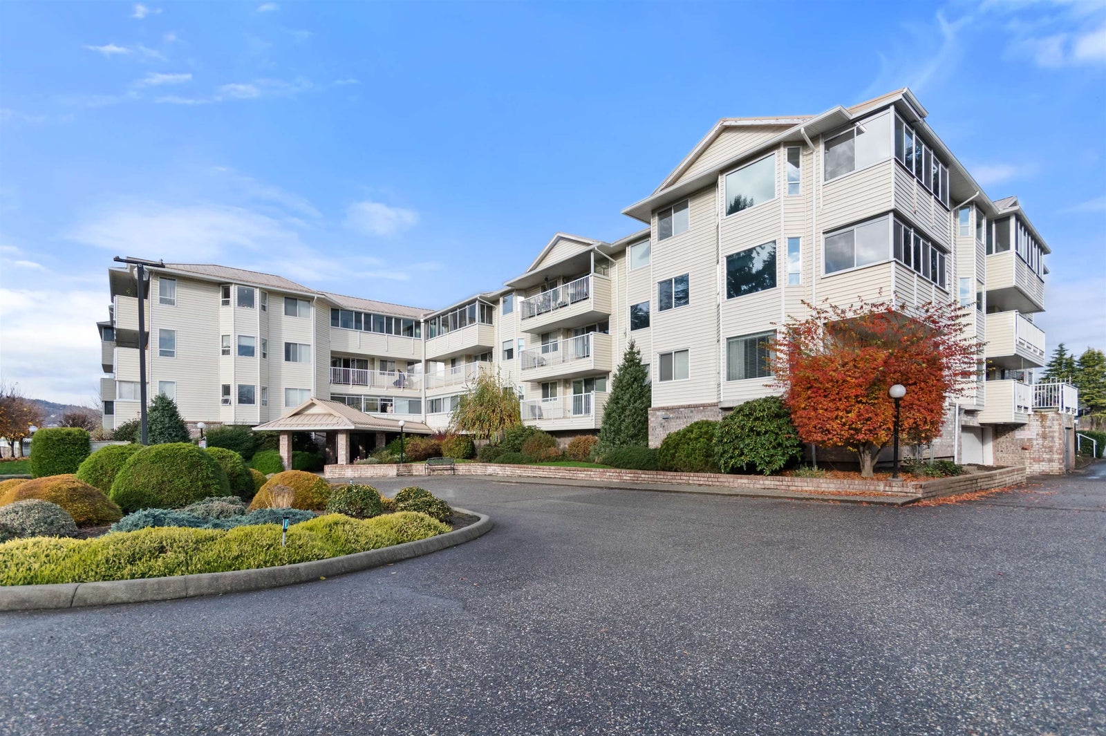 214 8725 ELM DRIVE - Chilliwack Proper South Apartment/Condo for sale, 2 Bedrooms (R2946138)