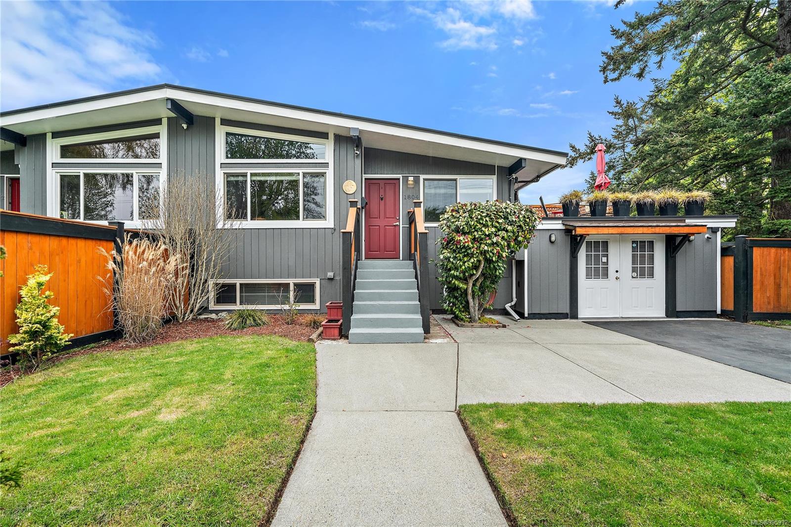 1804 Richardson St - Vi Fairfield West Half Duplex for Sale, 3 Bedrooms (995932)