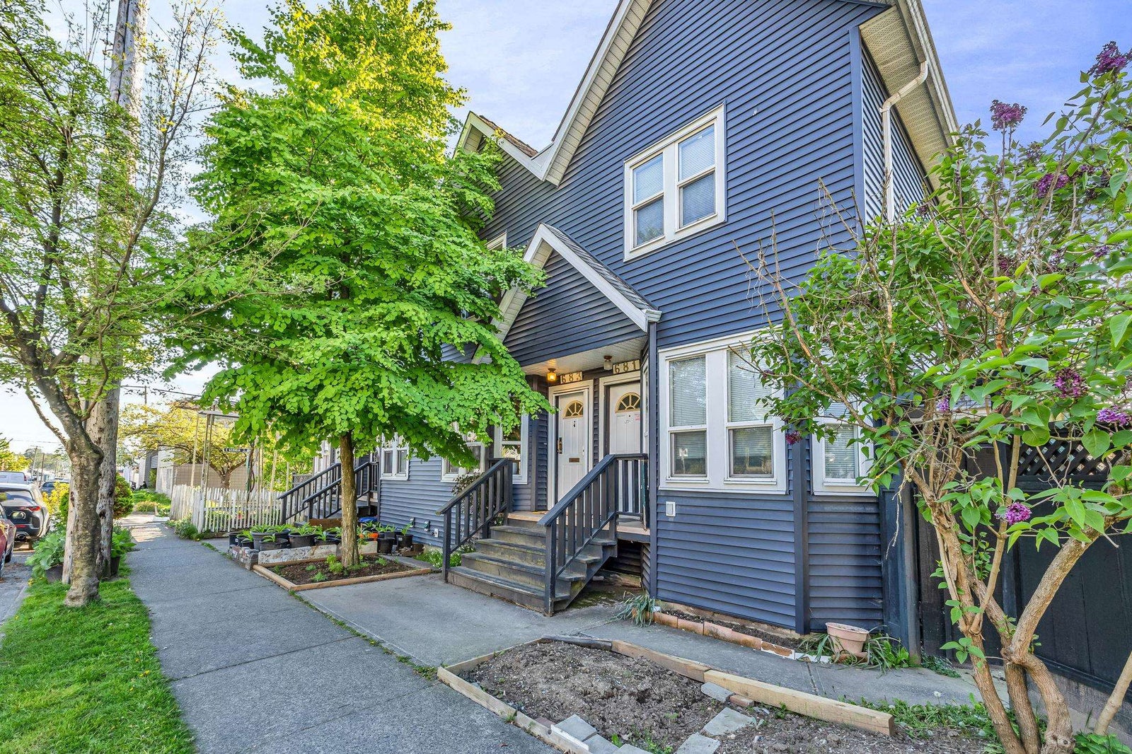 683 Glen Drive - Strathcona Townhouse for Sale, 3 Bedrooms (R3010026)