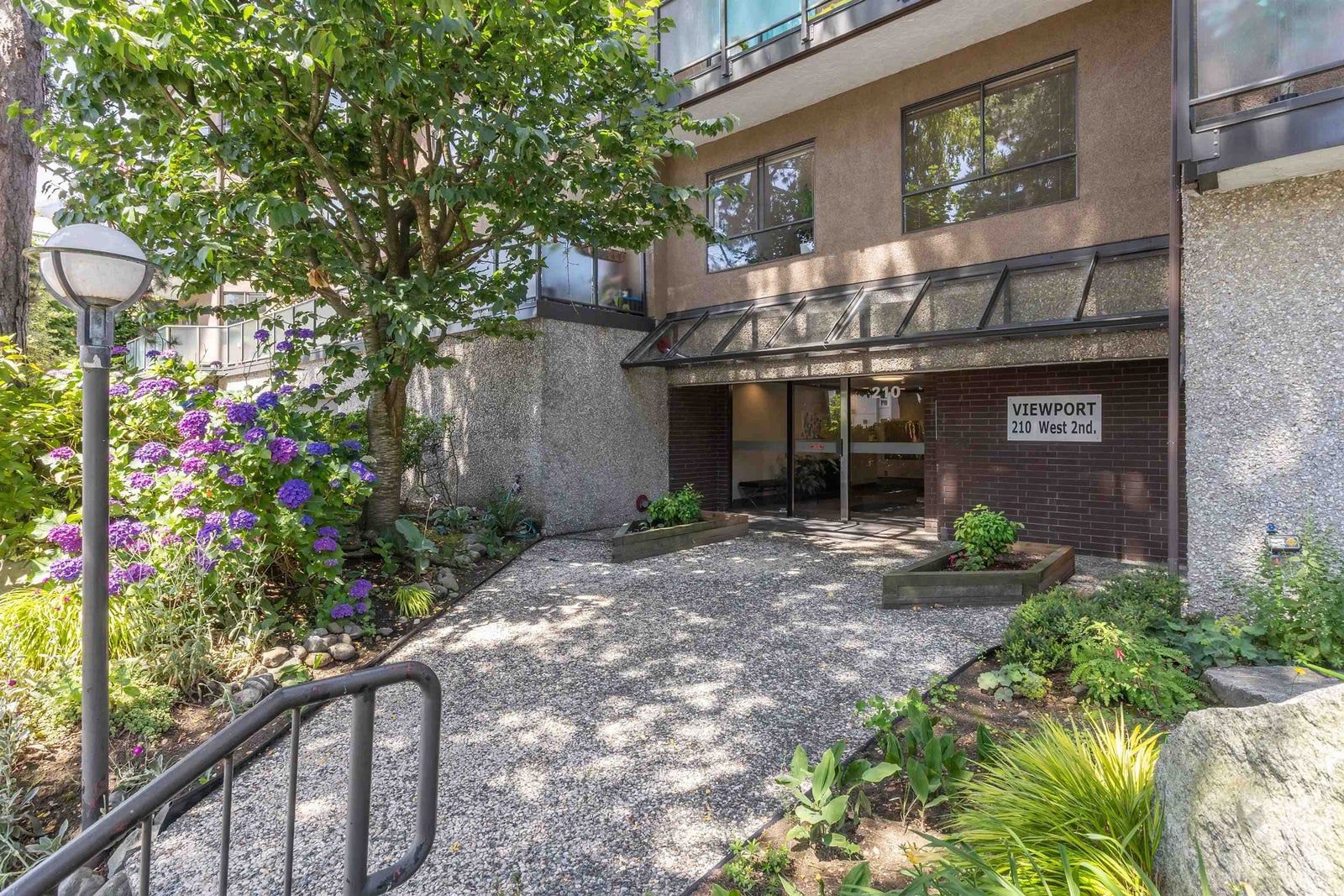 221 - 210 W 2nd Street - Lower Lonsdale Apartment/Condo for Sale, 2 Bedrooms (R3026655)