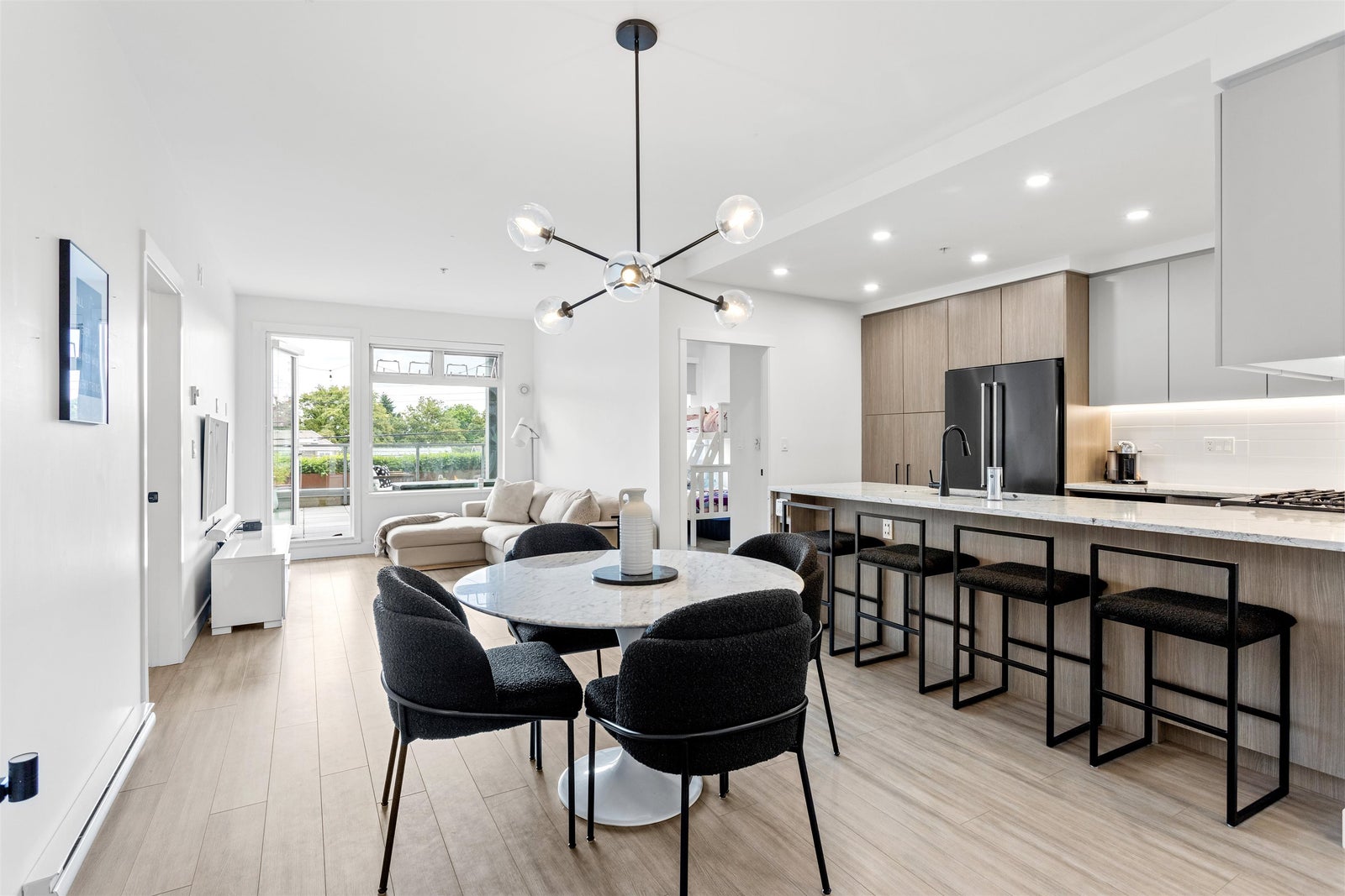 201 - 2408 Grant Street - Renfrew VE Apartment/Condo for Sale, 2 Bedrooms (R3022359)