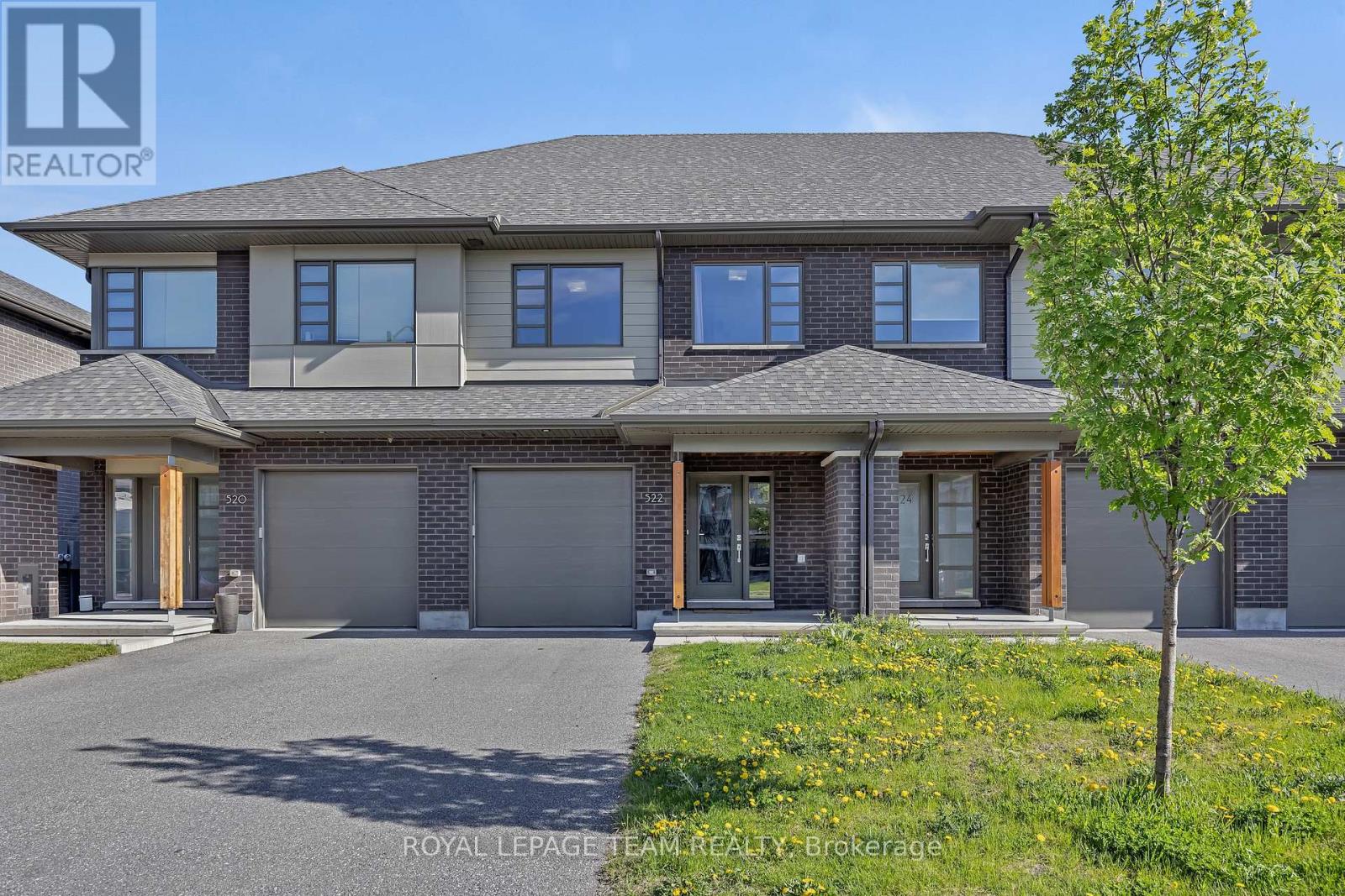522 BORBRIDGE AVENUE - Ottawa Row / Townhouse for Sale, 3 Bedrooms (X12151826)