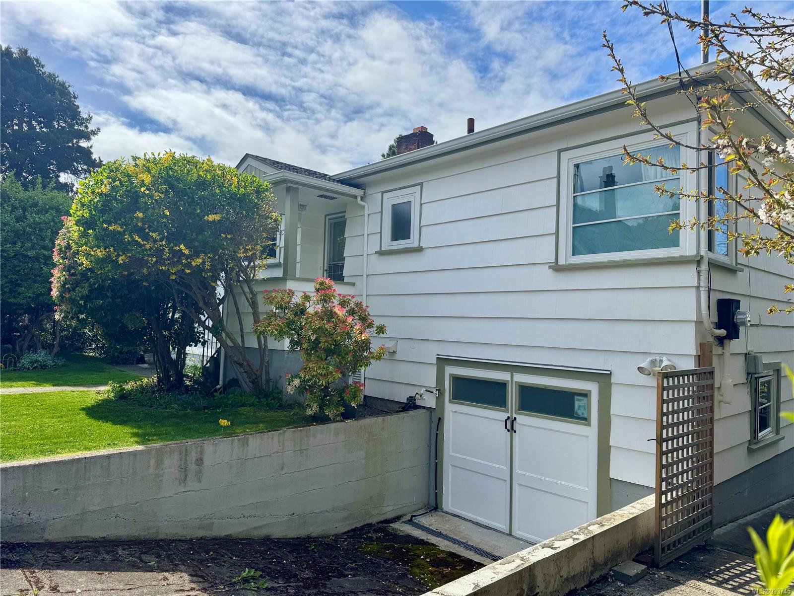 2075 Lorne Terr - OB Gonzales Single Family Residence for Sale, 4 Bedrooms (993745)