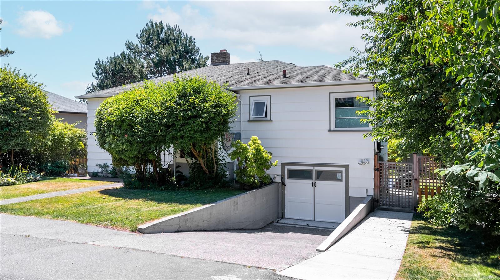 2075 Lorne Terr - OB Gonzales Single Family Residence for Sale, 4 Bedrooms (993745)