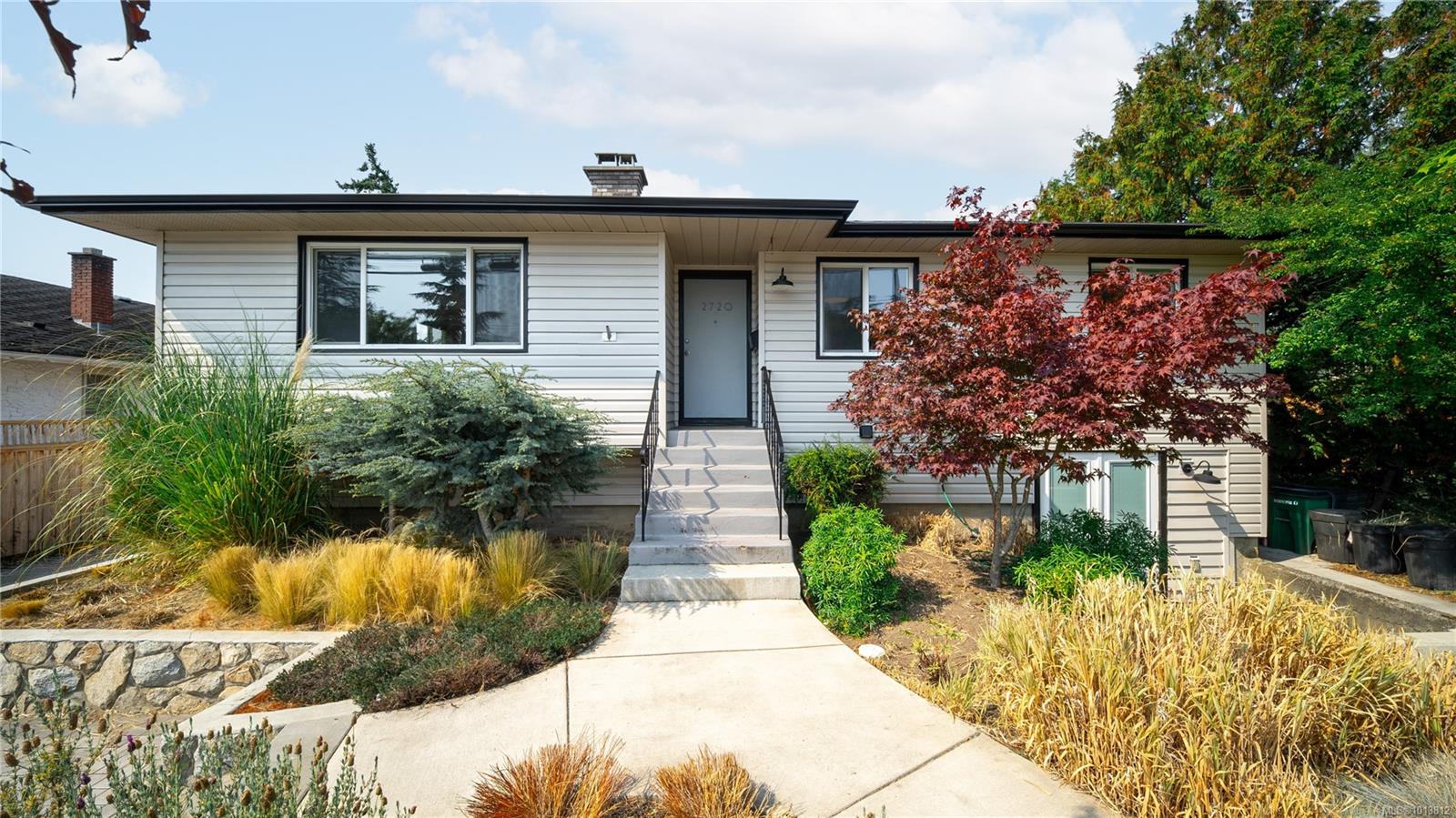2720 Foul Bay Rd - SE Camosun Single Family Residence for Sale, 5 Bedrooms (1013812)