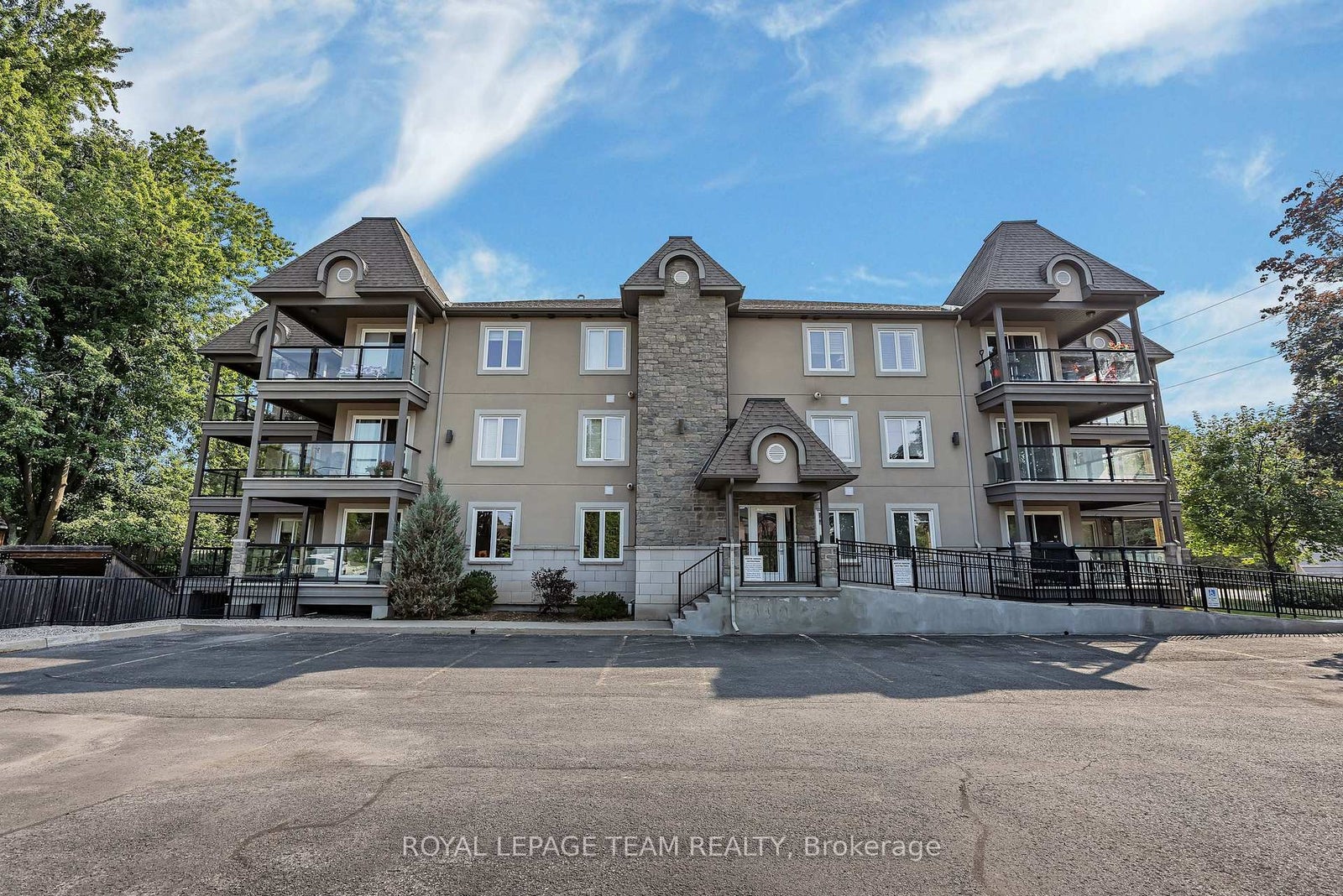 202 - 2 Warner Street - 601 - Village of Russell Condo Apartment for Sale, 2 Bedrooms (X12333351)